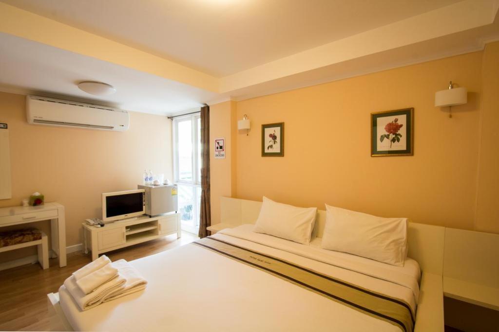 Triple Palms House Hotel Chiang Mai Exterior foto